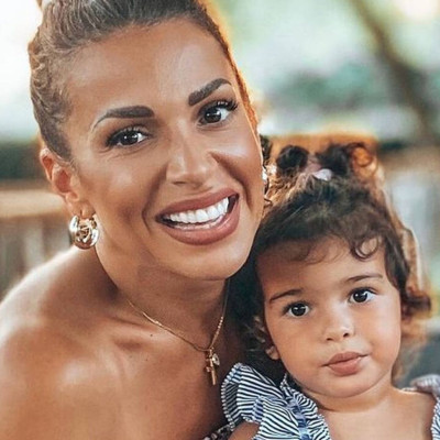 Ελένη Χατζίδου: Η Μελίτα πήρε τα καλλυντικά της και βάφτηκε μόνη της (εικόνες)