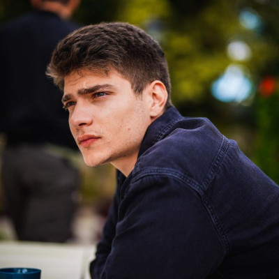 Γη της ελιάς: Ο Στέφανος απειλεί τον Φίλιππο και γίνεται κόκκινο πανί για το κοινό στο Twitter