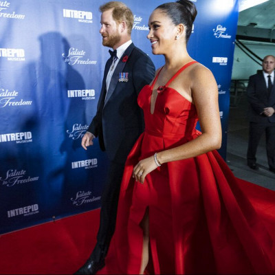 H Meghan Markle εμφανίστηκε με το βραχιόλι της Diana στο Freedom Gala (photos)