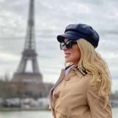 Κατερίνα Καινούργιου: Ξαναβρήκε το κέφι της - Ταξίδι με τις φίλες της στο Παρίσι μετά το χωρισμό