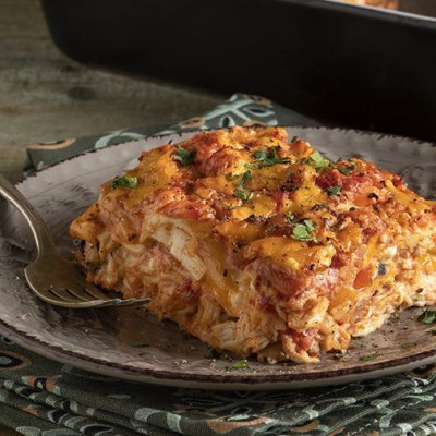 Άκης Πετρετζίκης: Λαζάνια με κοτόπουλο