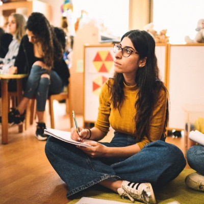 Οι σπουδές στο Ευρωπαϊκό Πανεπιστήμιο Κύπρου ενισχύουν την ένταξη και την παράλληλη στήριξη