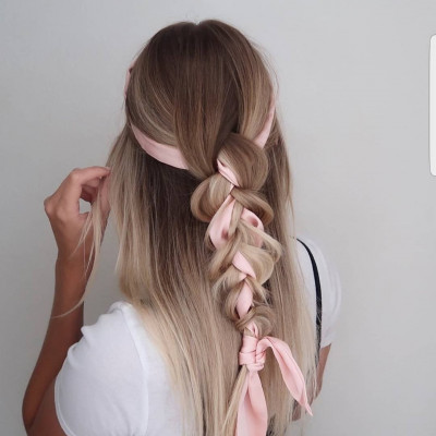 10 super WOW χτενίσματα με hair accessories - Είναι ένα κι ένα!