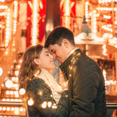 Είναι τα πρώτα σας Χριστούγεννα; 6 τρόποι για να σας μείνουν αξέχαστα