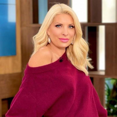 Ελένη Μενεγάκη: To φόρεμα που έκανε πανικό στο Instagram και ο ροκ συνδυασμός