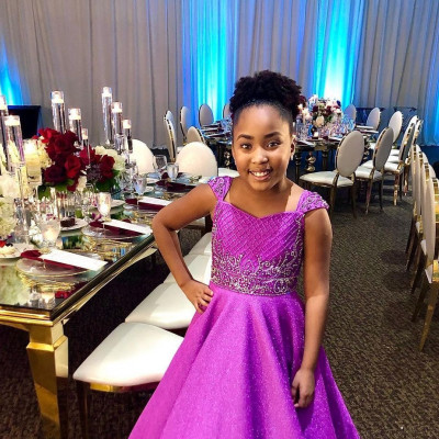 Η Viktory Brinker σε βάζει για τα καλά σε #christmasmood με το νέο της τραγούδι «Silent Night»