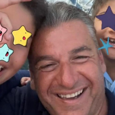 Γιώργος Λιάγκας: Στόλισε με τους γιους του για τα Χριστούγεννα – Δείτε φώτο