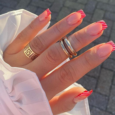 #CandycaneNails: Πιο χριστουγεννιάτικο nail art από αυτό δεν υπάρχει - 10 μανικιούρ μόνο για σένα