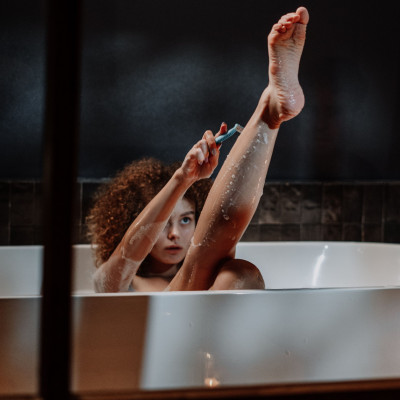 5 tips για να απαλλαγείς από τους ερεθισμούς μετά το ξύρισμα (+πώς θα το κάνεις σωστά next time)