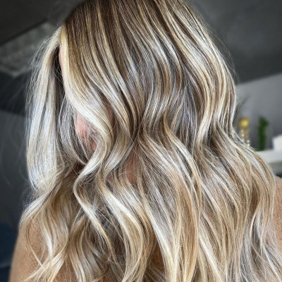 Money Piece: Το hair color trend που θα φωτίσει το πρόσωπό σου και θα σε ανανεώσει