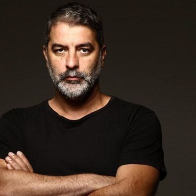 Βασίλης Μπισμπίκης: Το ύψος, η ηλικία, η τελείως διαφορετική εικόνα του πριν χρόνια και η Βανδή