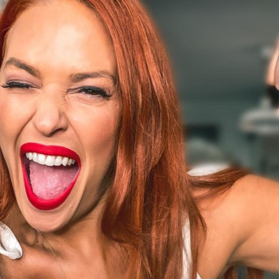 Σίσσυ Χρηστίδου: Έφτιαξε με τους γιους της μελομακάρονα σε διάφορα σχέδια