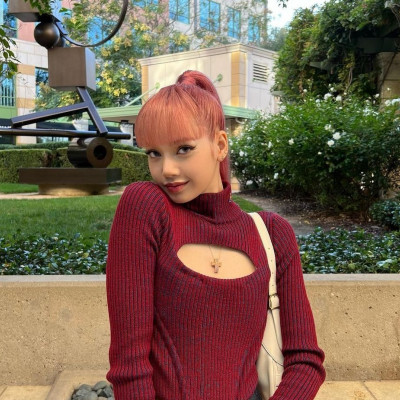 BLACKPINK: Η Lisa έκανε το ντεμπούτο της στην πασαρέλα