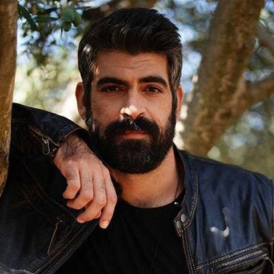 Μανώλης Κλωνάρης: Ο Ανέστης από τη Γη της Ελιάς, η ηλικία, οι 3 αδερφές και ο έρωτας με την Ευείδη