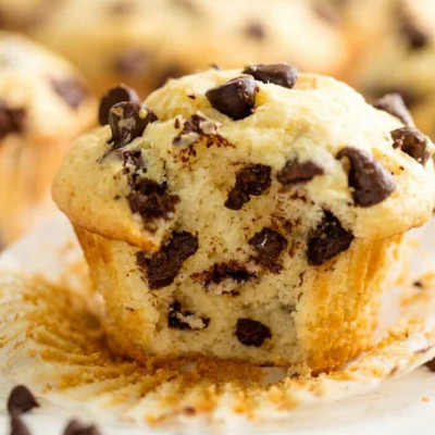 Sunday's recipe! Φτιάξε τα πιο αφράτα και νόστιμα chocolate chip muffins που έχεις φάει ποτέ