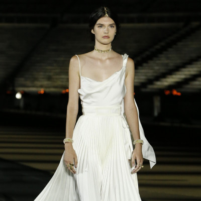 Τα πιο εντυπωσιακά catwalks των Εβδομάδων Μόδας που σημάδεψαν αυτήν τη χρονιά