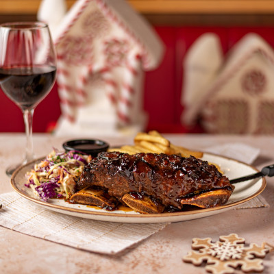 Enter the Christmas State of Life @TGI Fridays™!