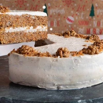 Άκης Πετρετζίκης: Κέικ καρότου χωρίς ζάχαρη