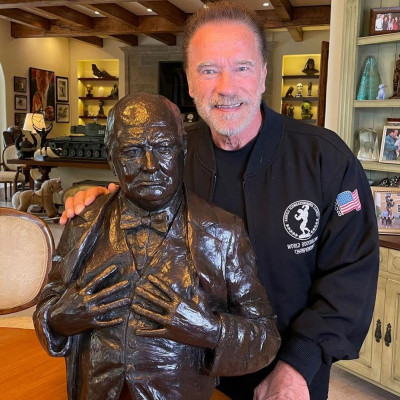 Kαι επίσημα εργένης ο Arnold Schwarzenegger μετά τον επεισοδιακό χωρισμό του