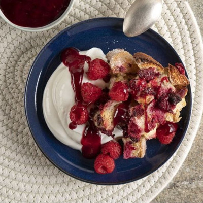 Άκης Πετρετζίκης: Crumble με raspberries