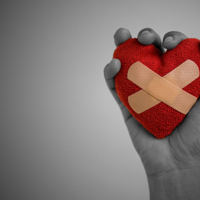 Καρδιοπάθεια: 5 ασυνήθιστα σημάδια που στέλνει το σώμα (φωτο)