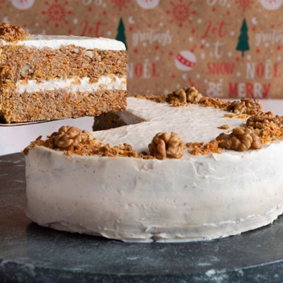 Άκης Πετρετζίκης: Κέικ καρότου χωρίς ζάχαρη