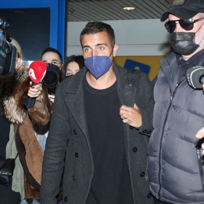 Survivor: Καρέ καρέ η άφιξη του Γιάννη Χατζηγεωργίου στην Ελλάδα - Το κυνηγητό των ρεπόρτερ