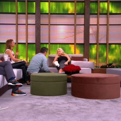 Ελένη Μενεγάκη: Ξάπλα μετά το ατύχημά της on air – Δείτε το επικό στιγμιότυπο!