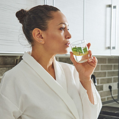 16 πρωινές συνήθειες που αποτοξινώνουν τον οργανισμό σας (video)