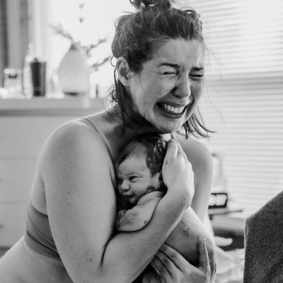 Φωτογραφίες τοκετού που δείχνουν την αγάπη, τη χαρά, την περηφάνια και την ανακούφιση