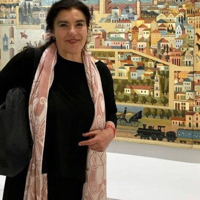 Λυδία Κονιόρδου: Η ηλικία, η καταγωγή, οι σπουδές ο γάμος με μουσικό και η Γη της Ελιάς