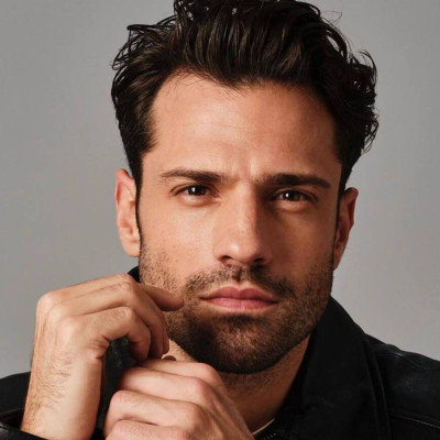 Το είδαμε και αυτό! Ο Κωνσταντίνος Αργυρός έκανε snowboard στο κέντρο της Αθήνας (video)