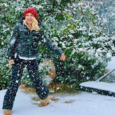 Let it snow! Η Ελένη Μενεγάκη και άλλοι celebrities ξετρελάθηκαν ήδη με τα πρώτα χιόνια