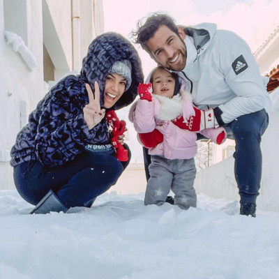 Ελένη Χατζίδου-Ετεοκλής Παύλου: Υπέροχες οι φώτο με τη μικρή Μελίτα στο χιόνι