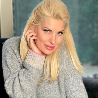 Ελένη Μενεγάκη: «Τα έχασε» με την παιδική φώτο του Μάκη της – Είναι αγνώριστος!