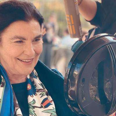 Λυδία Κονιόρδου: Το μικρό μπαλκόνι της με ζαρζαβατικά και το ποδήλατο