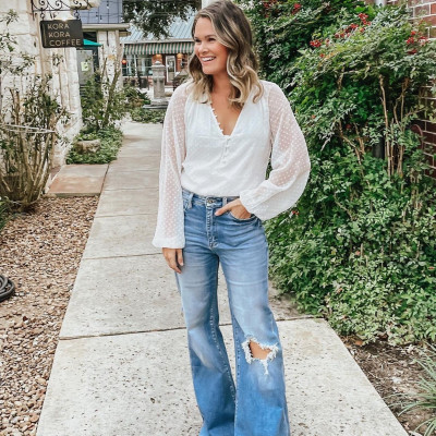 Tα flare jeans είναι trend και το 2022 - 10 για να διαλέξεις (Shopping list)