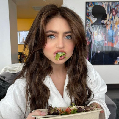 Η Leni Klum δεν είναι πια το mini me της μαμάς της Heidi! Έβαψε τα μαλλιά της καστανά