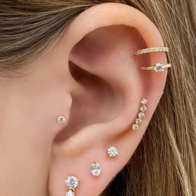 Οι 10 πιο cool συνδυασμοί ear piercing που θα βλέπεις παντού το 2022