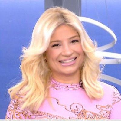 Γενέθλια για τη Φαίη Σκορδά: Αποκάλυψε on air την ηλικία της  - Το δώρο του Λιάγκα!