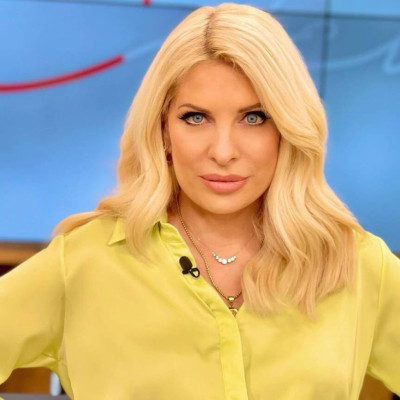 Ελένη Μενεγάκη: Θρύλος της ροκ ο νέος γείτονάς της