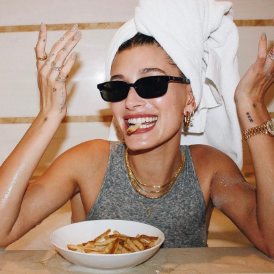 Η Hailey Bieber έφτιαξε την πιο εύκολη πίτσα - Η συνταγή που έγινε viral στο TikTok