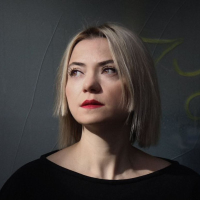 TRES90’s! Όσα είπαμε με τη Δήμητρα Δανίκα και το TRESemmé για την επιστροφή των 90’s στα μαλλιά