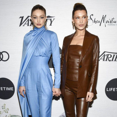 Gigi και Bella Hadid κάνουν μία τολμηρή φωτογράφιση και η Claudia Schiffer τις αποθεώνει