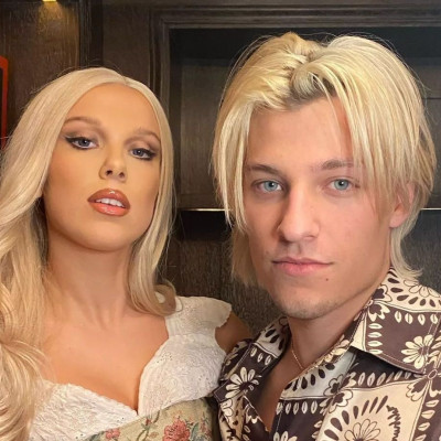 Η Millie Bobby Brown έγινε 18! Το γιόρτασε με τον Jake Bongiovi και κοστούμια Barbie-Ken