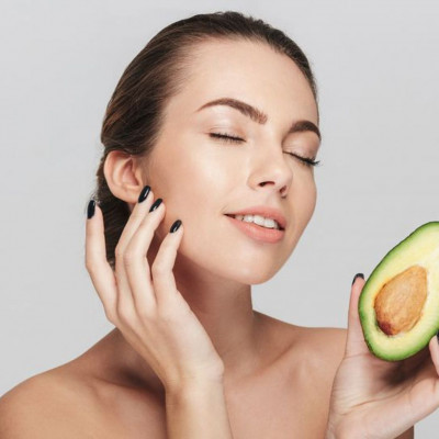 Σπυράκια & ακμή: Οι απαραίτητες τροφές για να απαλλαγείτε (εικόνες)