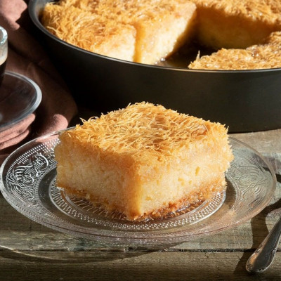 Άκης Πετρετζίκης: Γαλακτομπούρεκο με κανταΐφι