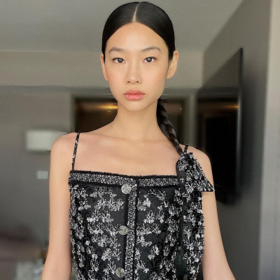 SAG Awards 2022: Θα ζηλέψεις κι εσύ τα beauty looks των Fanning, Gomez και Jung - Απλά τέλεια!