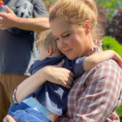 Amy Schumer: «Ο γιος μου θα διαγνωσθεί με αυτισμό όπως ο μπαμπάς του»