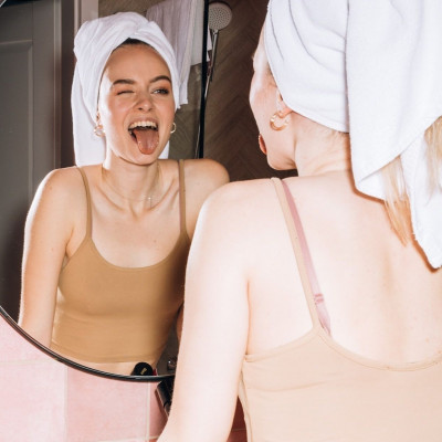 Ποιες κρέμες και μάσκες; 5 βιταμίνες που χαρίζουν τέλειο δέρμα (+ οι τροφές που θα τις βρεις)